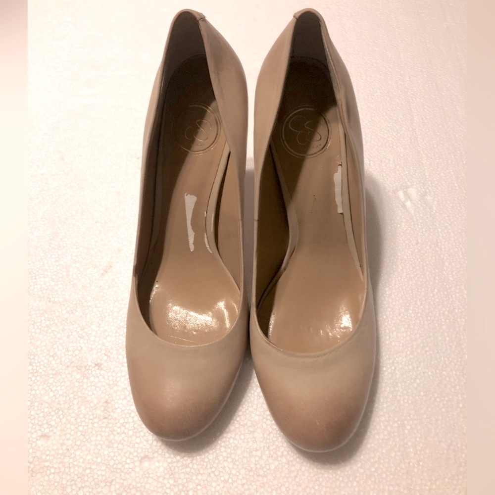 Jessica Simpson tan butter leather pumps- size 9